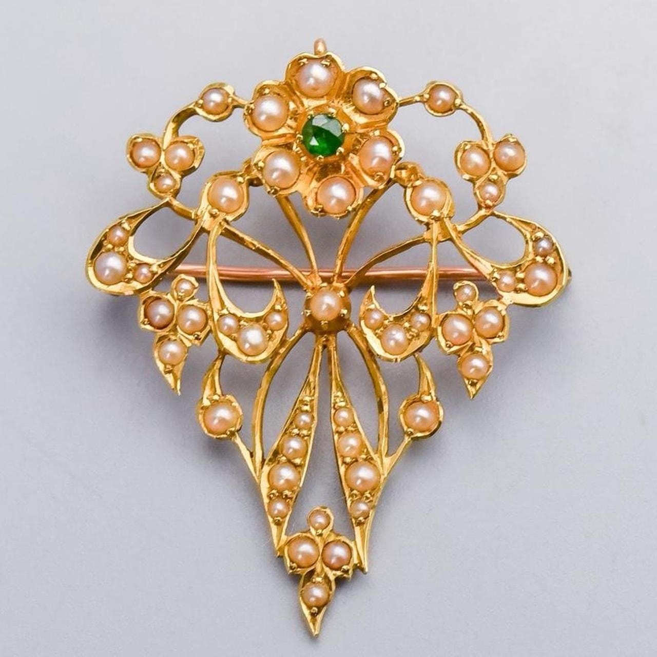 15K Gold Art Nouveau Seed Pearl & Garnet Brooch