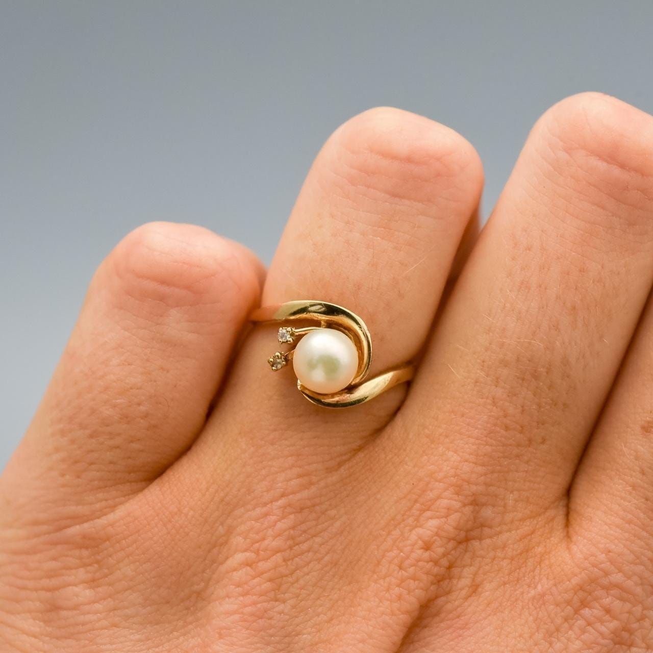 10K Gold Pearl Ring