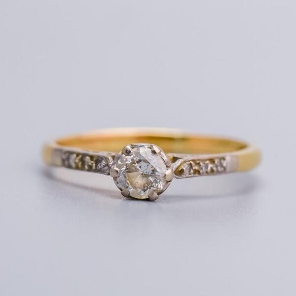 18K Gold Art Deco Diamond Ring
