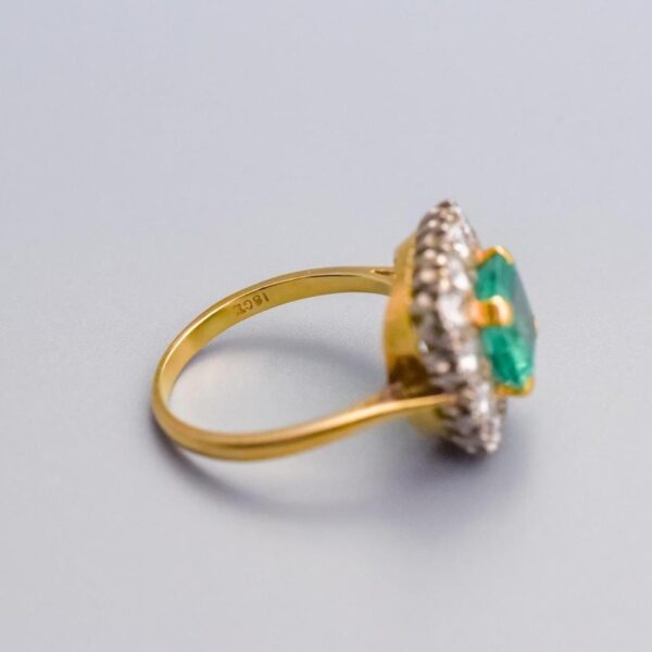 Solid 18K Gold Emerald and Diamond Ring