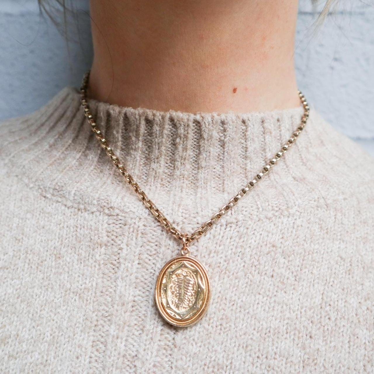 9K Gold Antique Locket Necklace