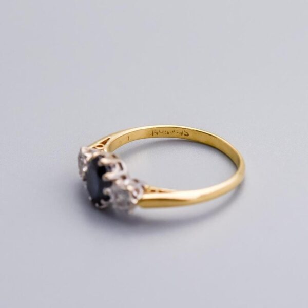 18K Gold Sapphire and Diamond Ring