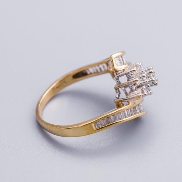 9K Gold Diamond Cluster Ring