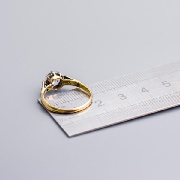 18K Gold Art Deco Diamond Ring