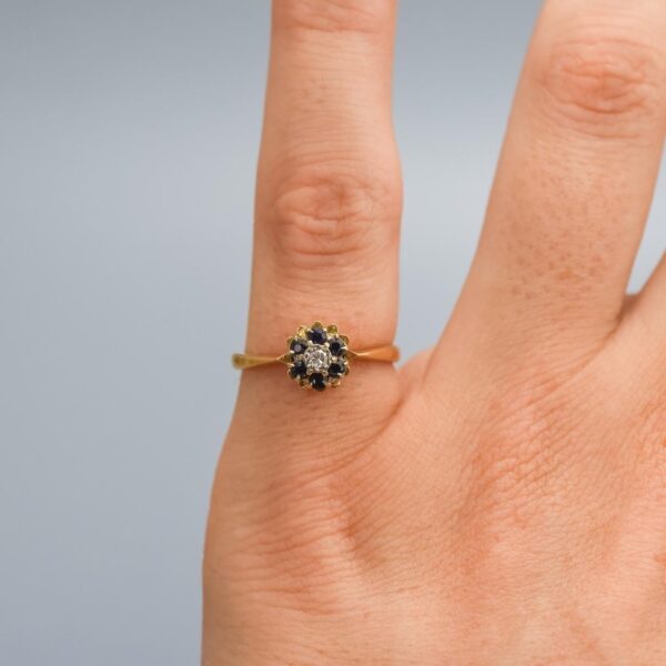 18K Gold Sapphire and Diamond Ring