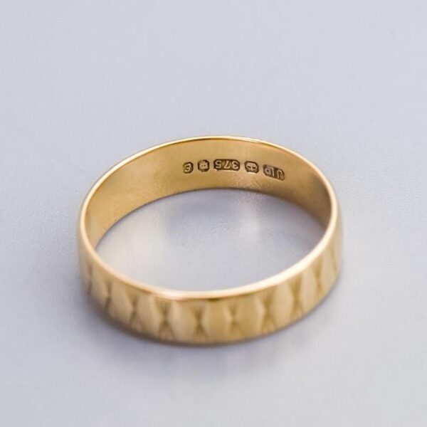 9K Gold Patterned Band