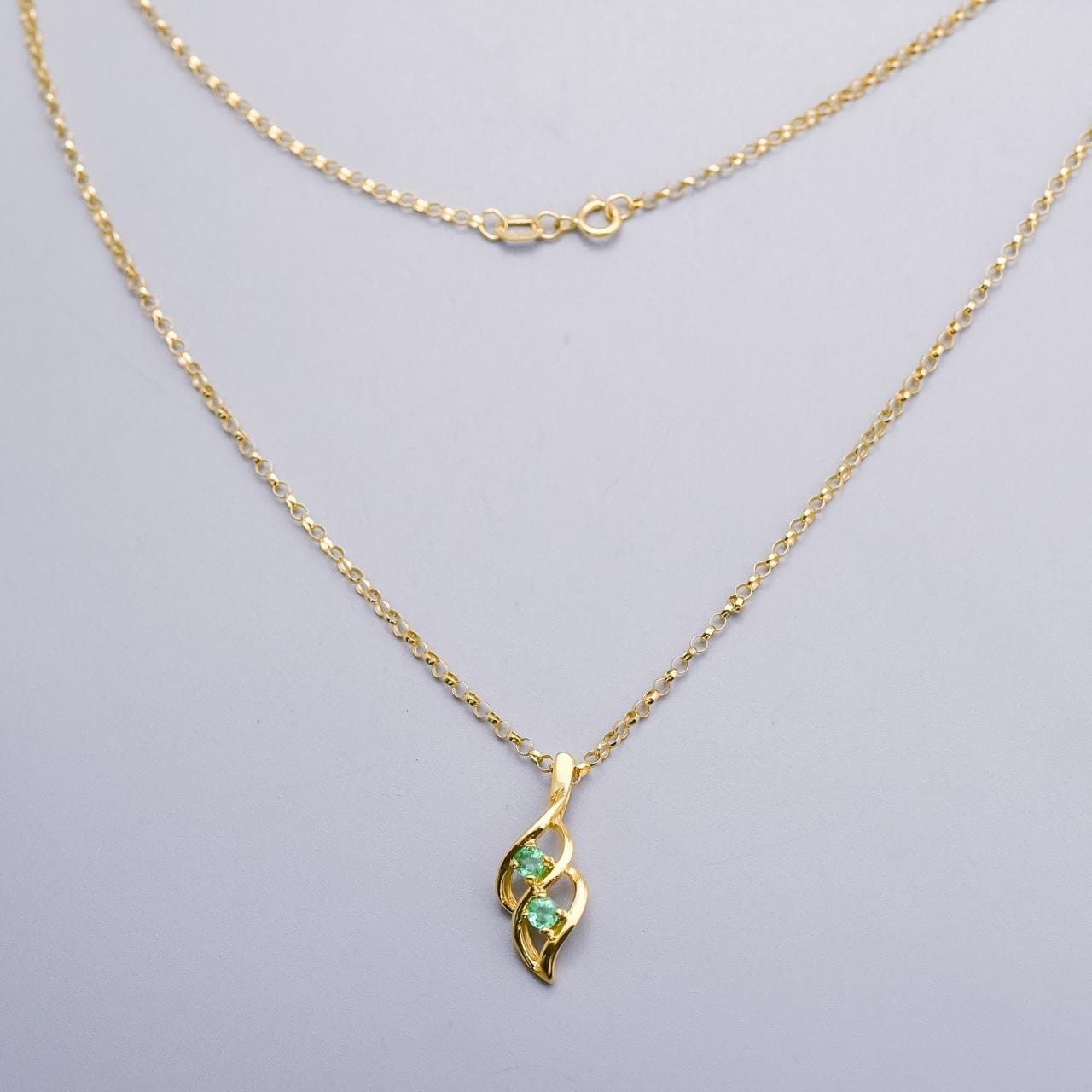 9K Gold Emerald Pendant Necklace