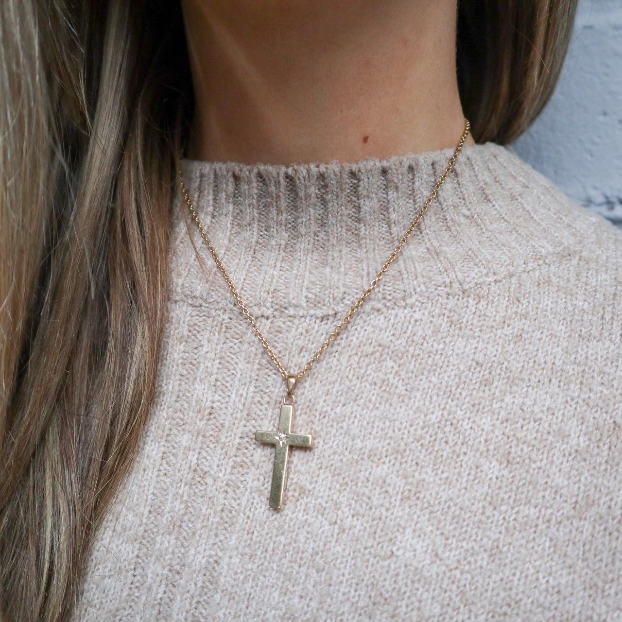 9K Gold Diamond Cross Pendant Necklace