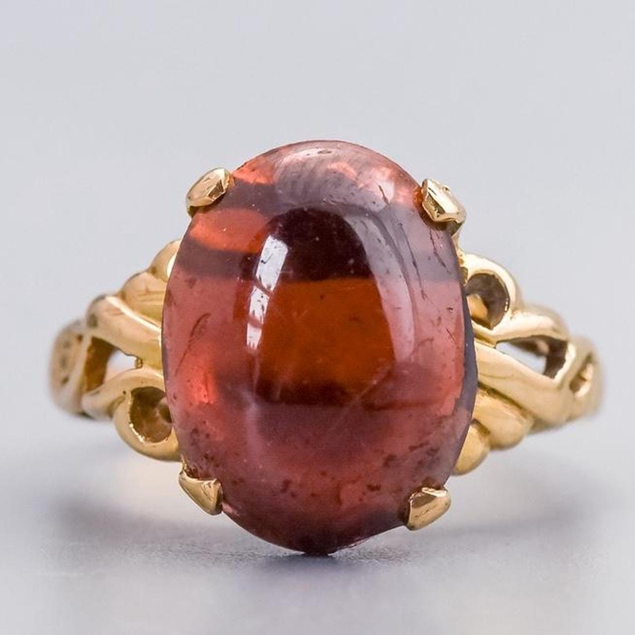 9K Gold Cabochon Garnet Ring