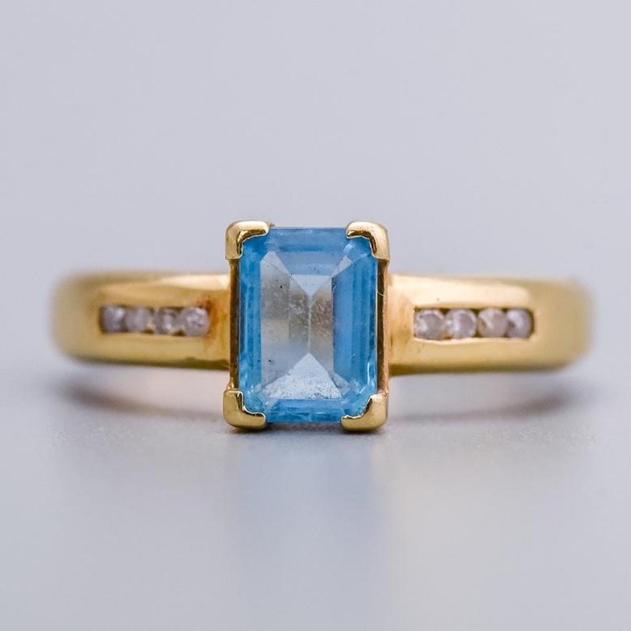 14K Gold Blue Topaz Ring