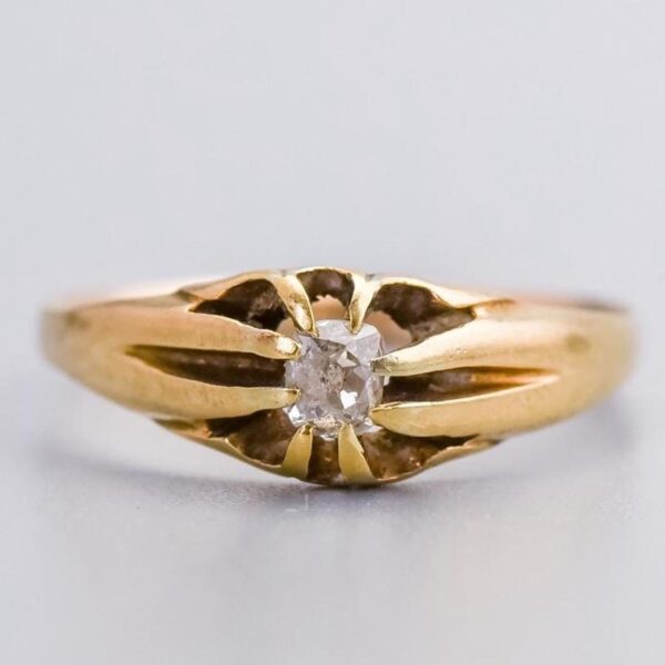 18K Gold Antique Diamond Ring