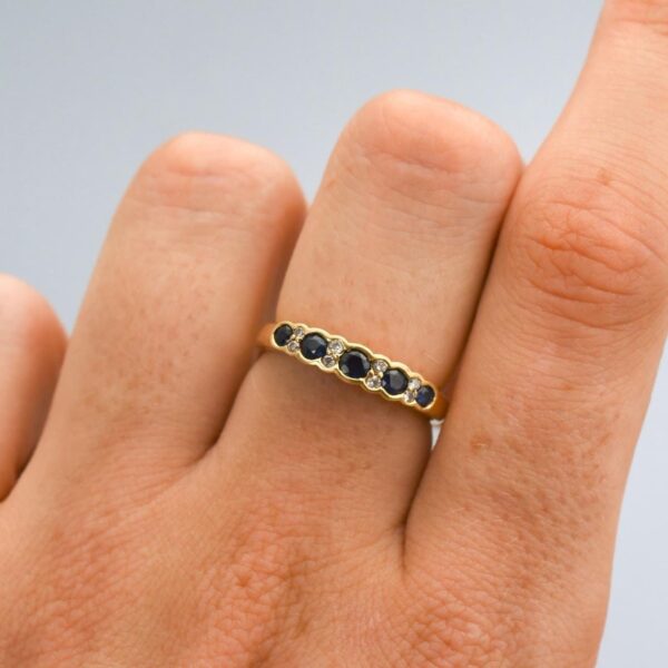 18K Gold Sapphire & Diamond Ring