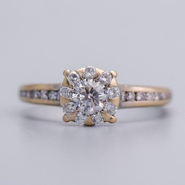 18K Gold Diamond Cluster Ring