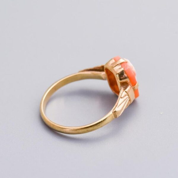9K Gold Cameo Ring