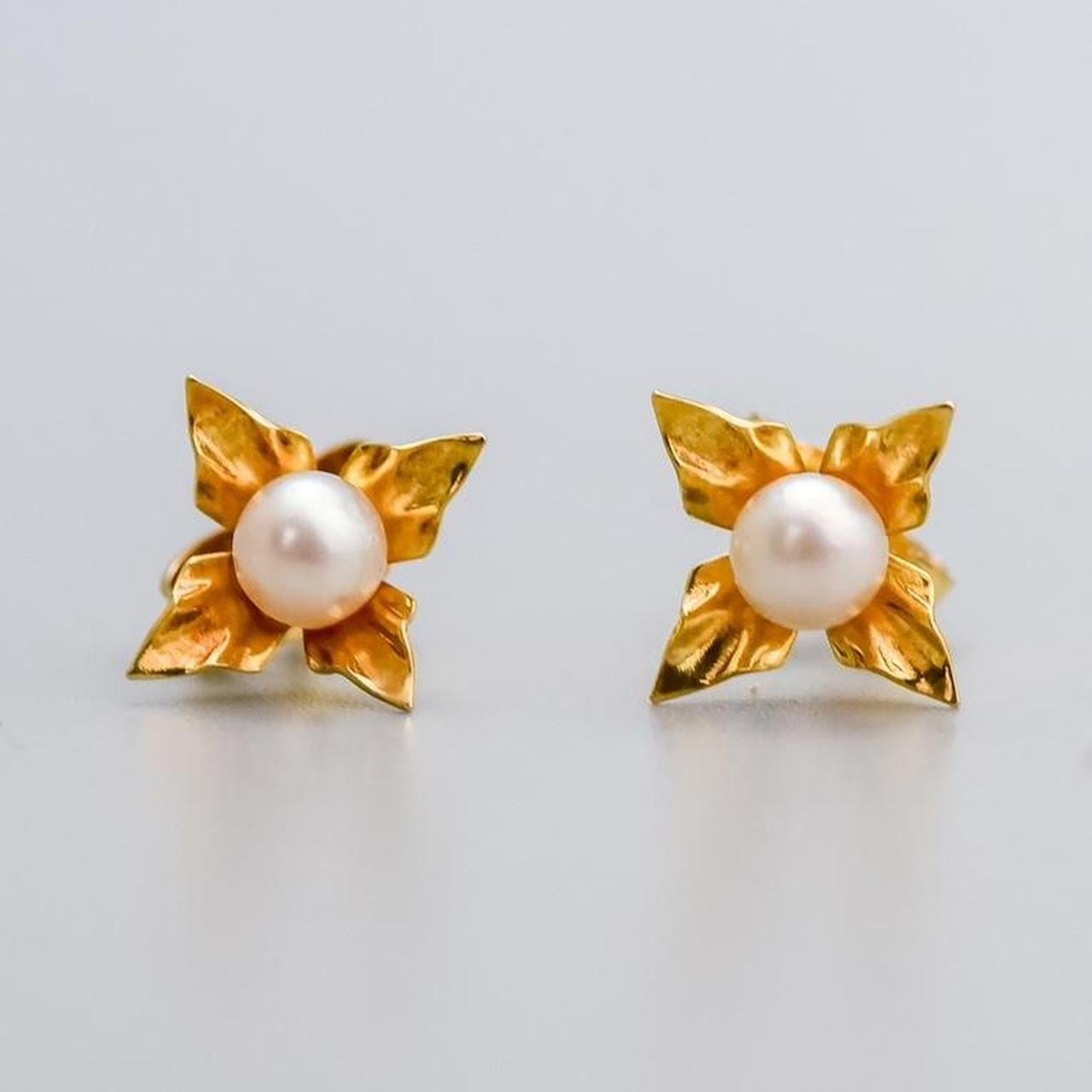 9K Gold Pearl Flower Earrings