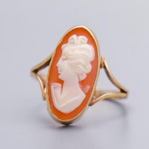 9K Gold Cameo Ring