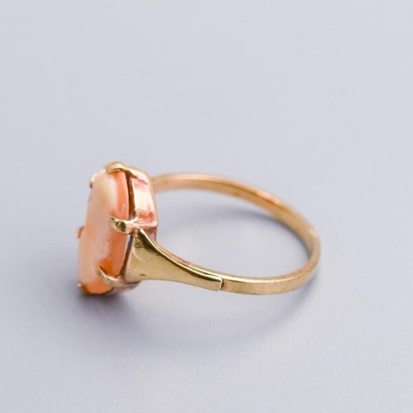 9K Gold Cameo Ring