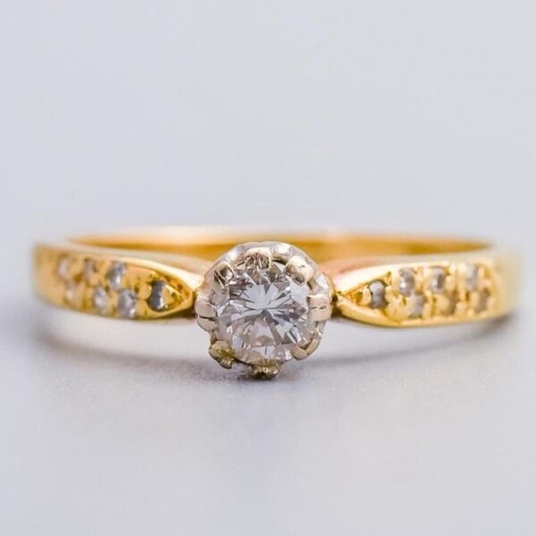 18K Gold Diamond Ring