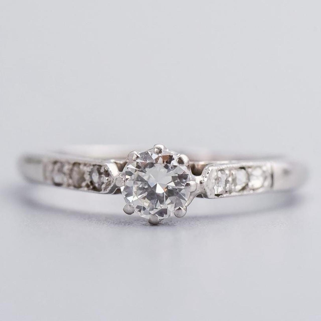 18K White Gold Diamond Ring