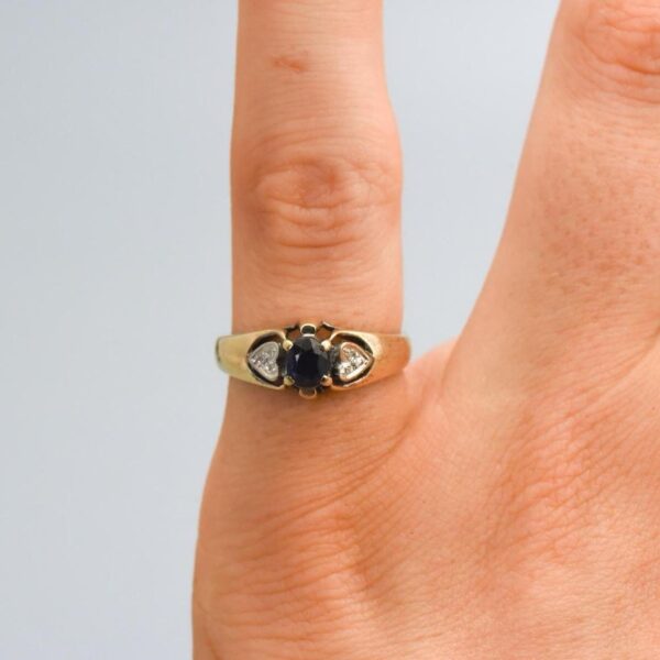 18K Gold Sapphire & Diamond Ring