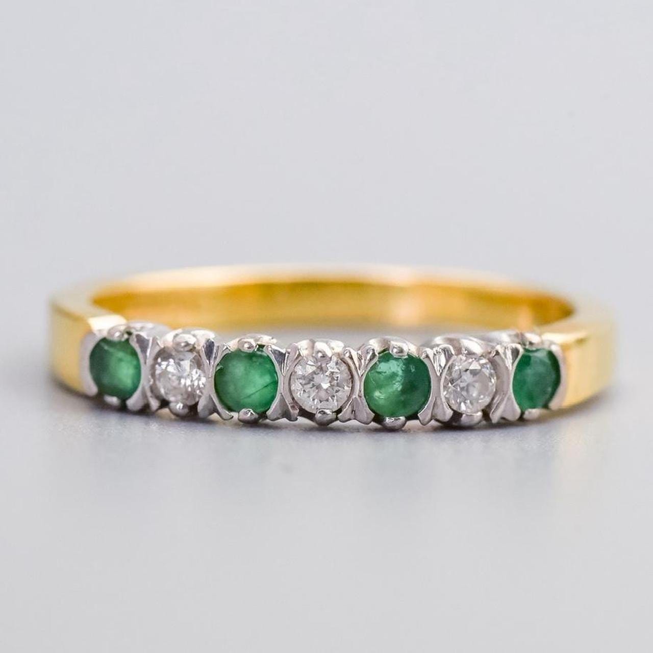 18K Gold Emerald & Diamond Ring