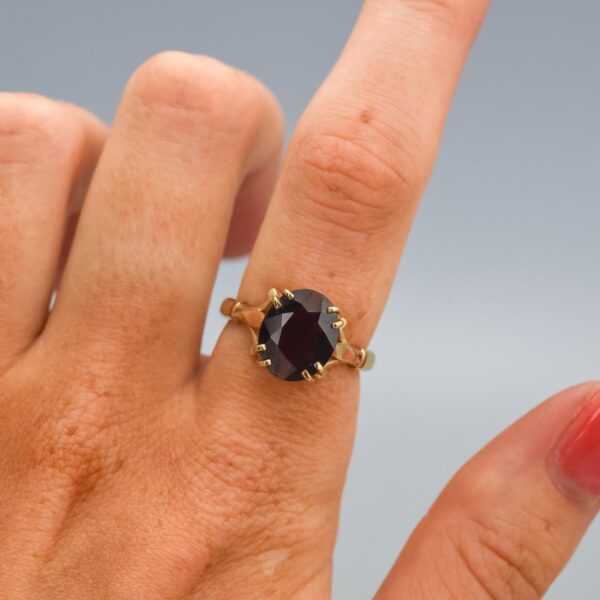 9K Gold Red Garnet Ring