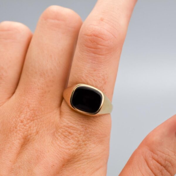9K Gold Onyx Signet Ring