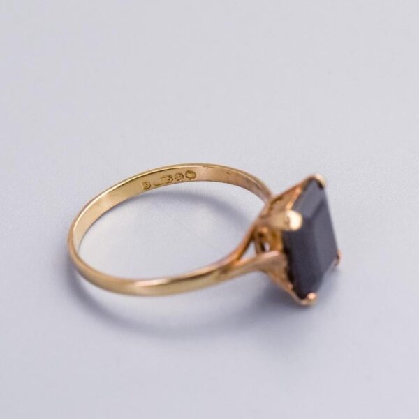 9K Gold Red Garnet Ring